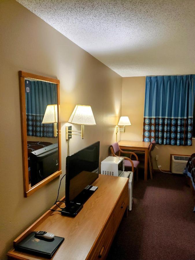 Super 8 By Wyndham Chariton Hotell Eksteriør bilde